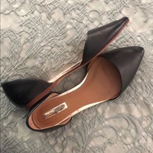 Black leather flats barely worn